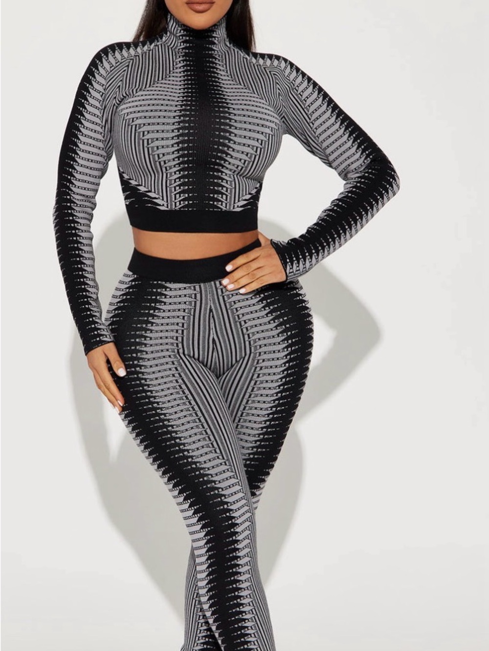 High-Waist Black & Gray Patterned Seamless Set